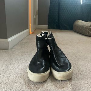 Frye Black leather Sherpa Lined boots |  EUC 9.5